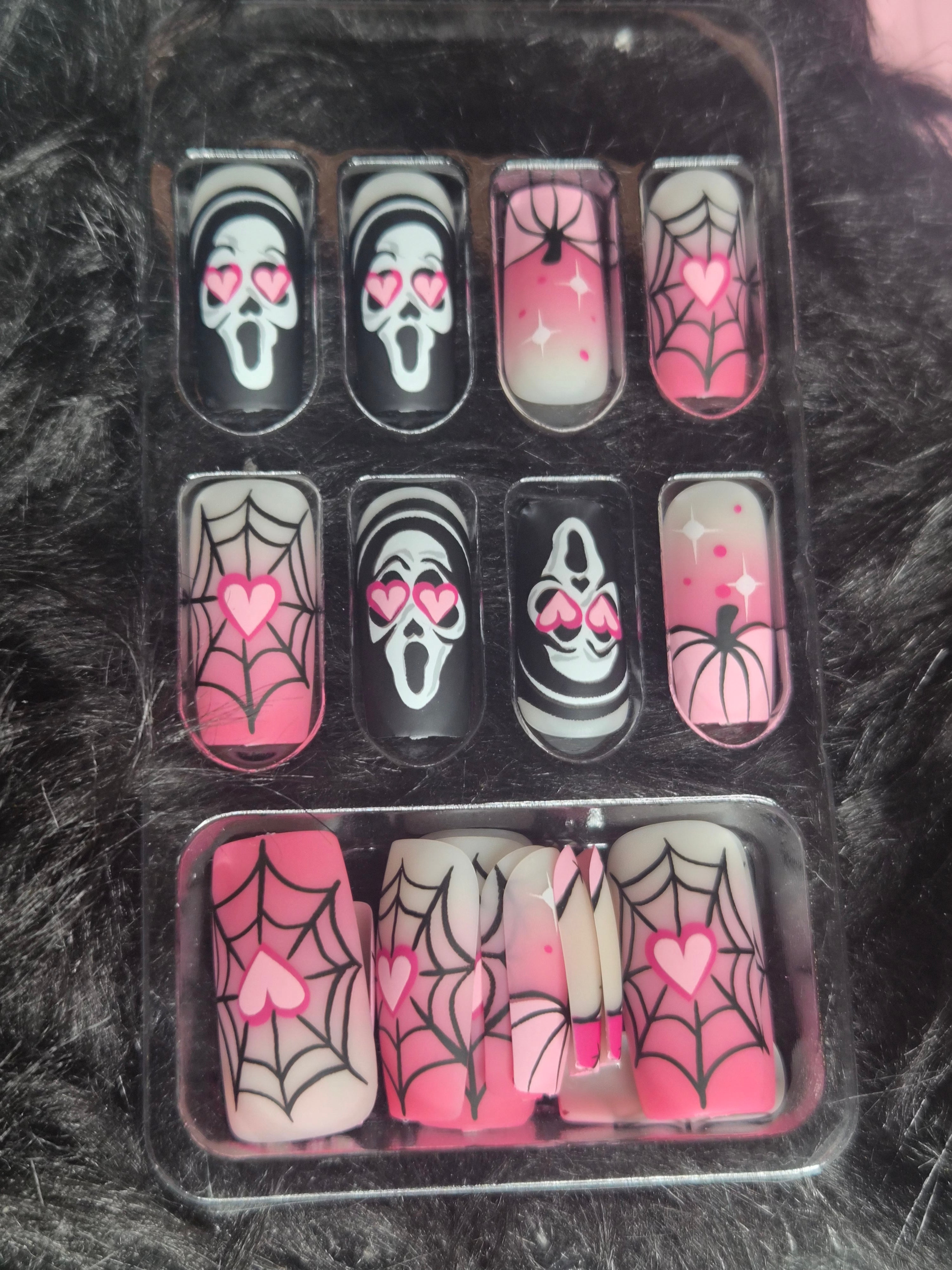 SPOOKY NAILS