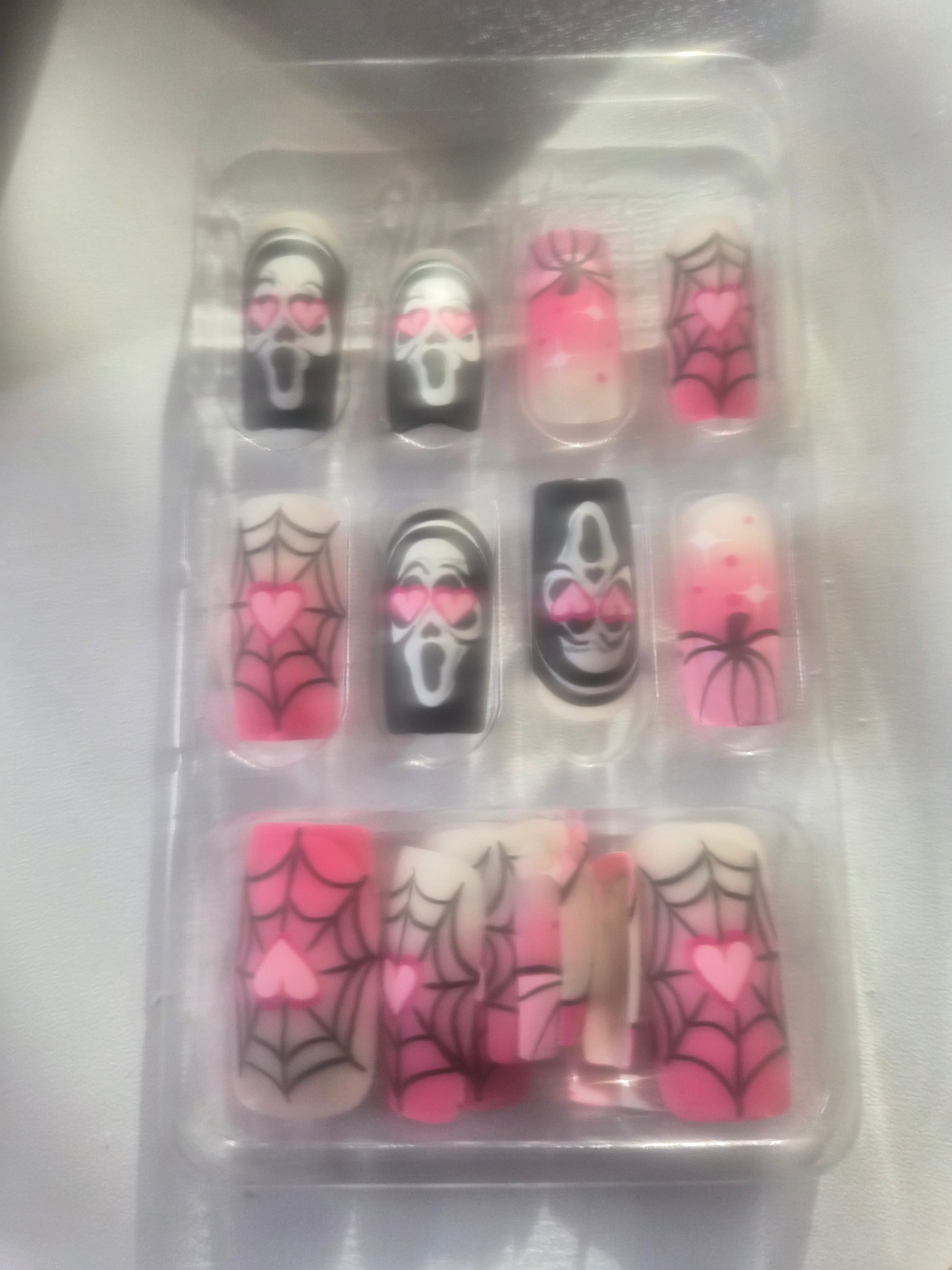 SPOOKY NAILS